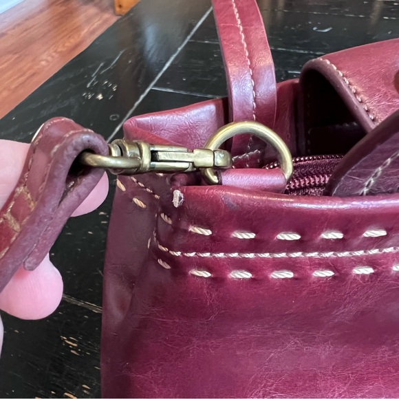 .⭐️ Relic Crossbody Bag Purse Red Burgundy Removable Strap - Picture 5 of 10